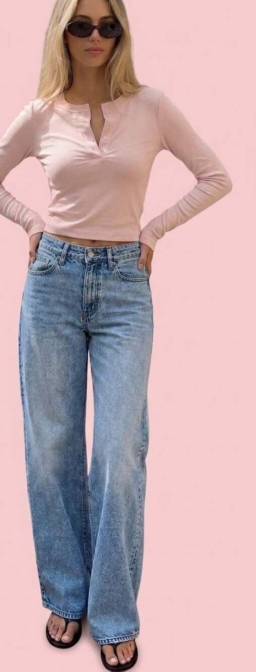 HIDDEN 28 High-Rise Light Wash Denim Mom Jeans